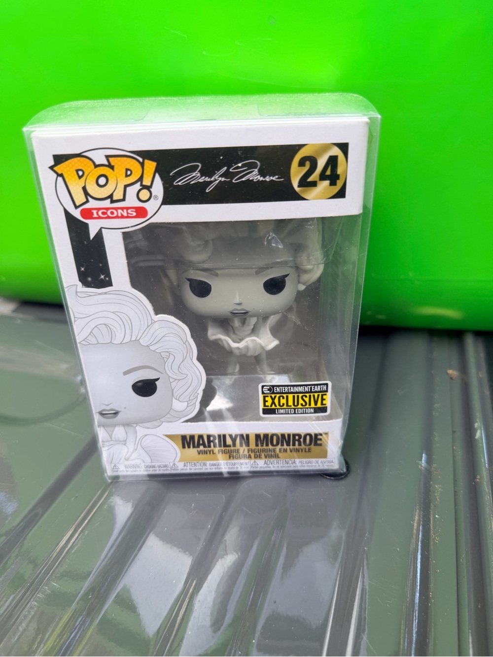 Funko Pop‎ Icons Marilyn Monroe #24 Black & White Entertainment Earth Exclusive